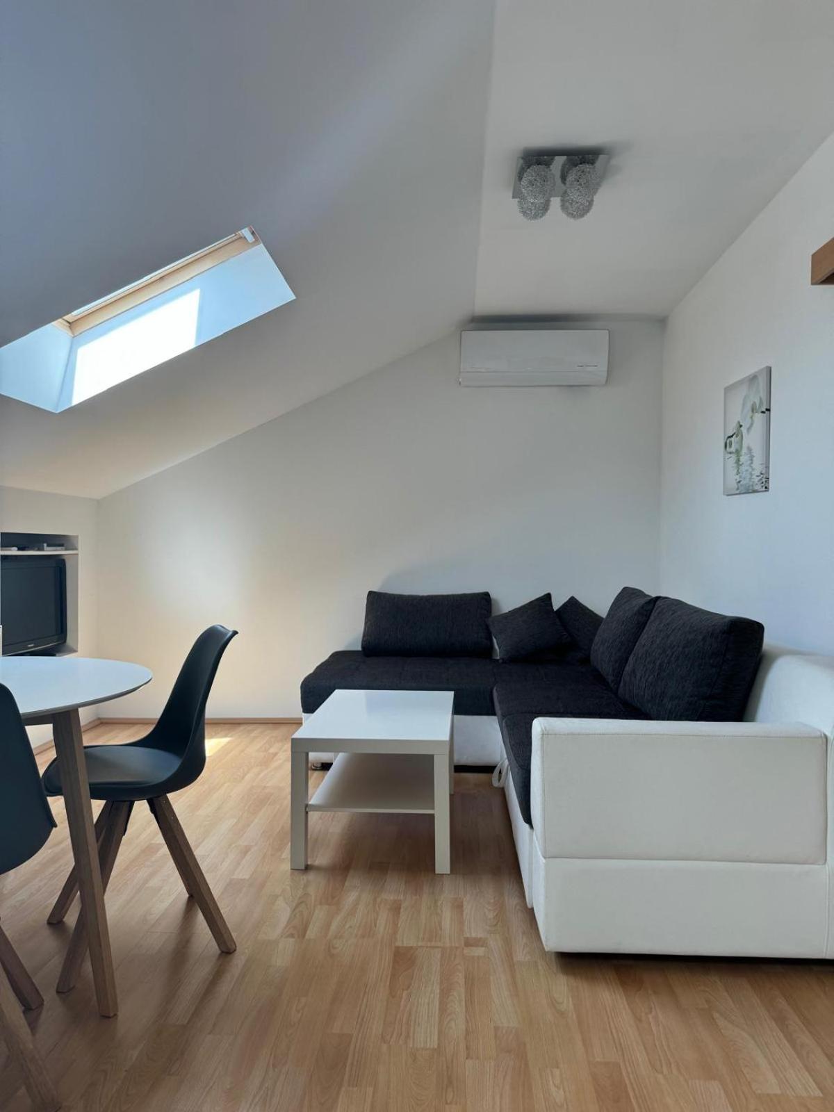 Haus Ella Apartment Нови Винодолски Екстериор снимка